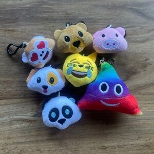 Emoji keyrings 7-pack